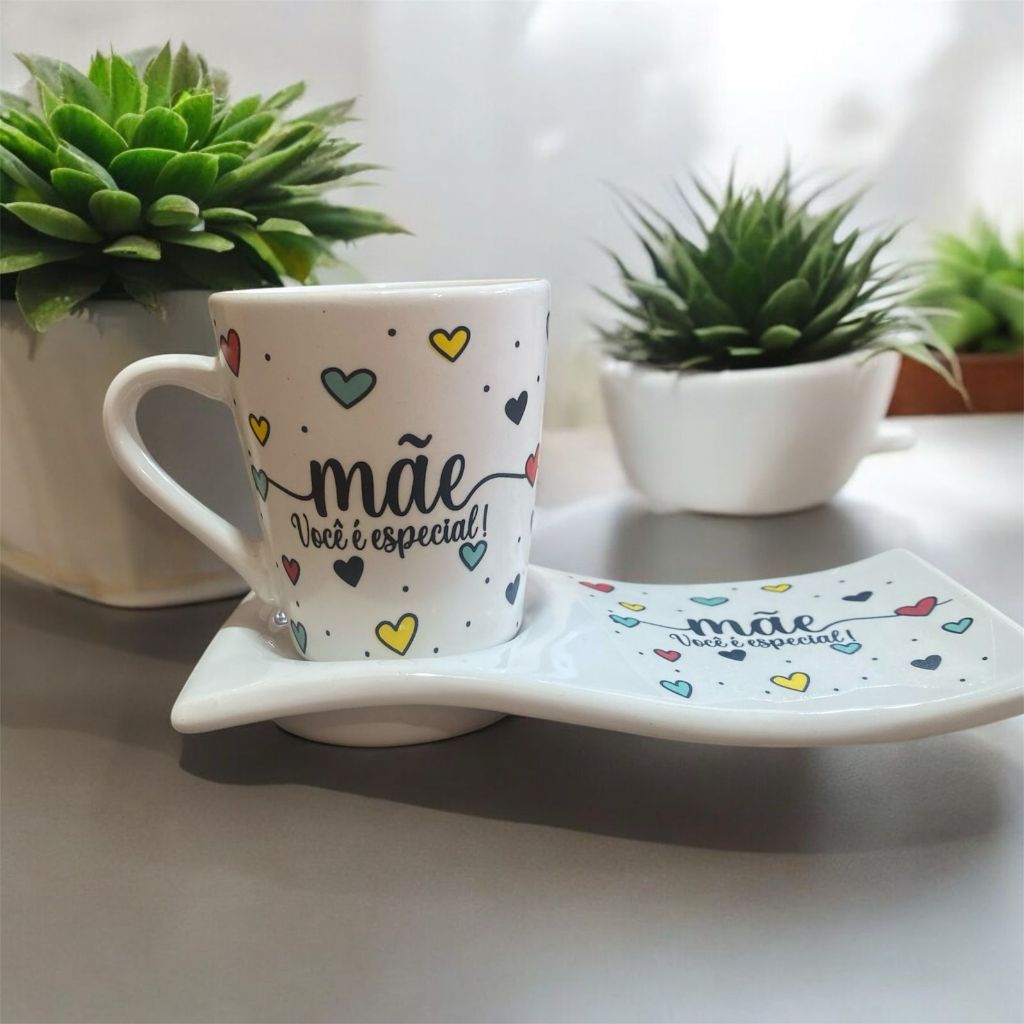 Kit Caneca de Porcelana + Pratinho 